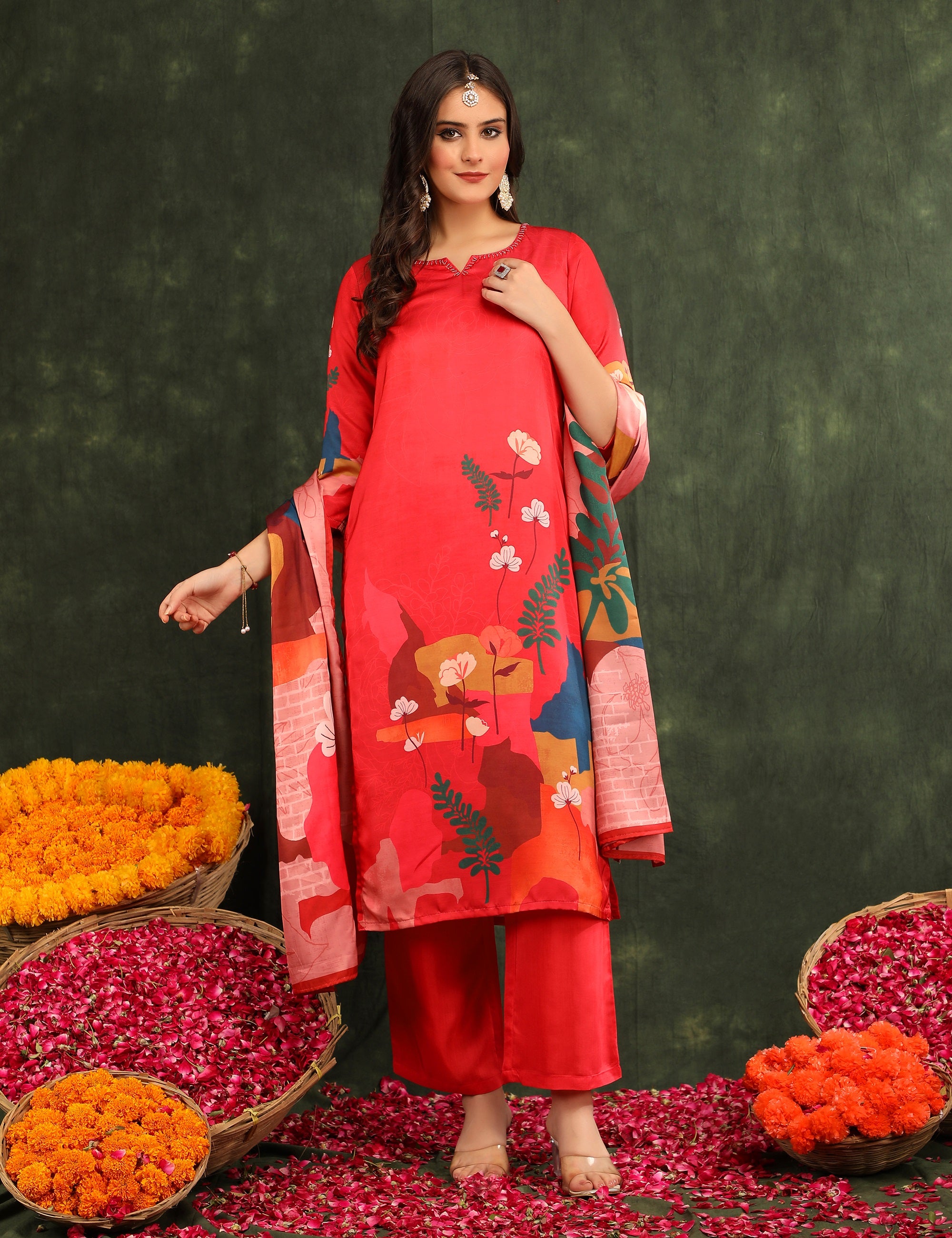 Women Floral Printed Regular Thread Work Kurta with Trousers & With Dupatta